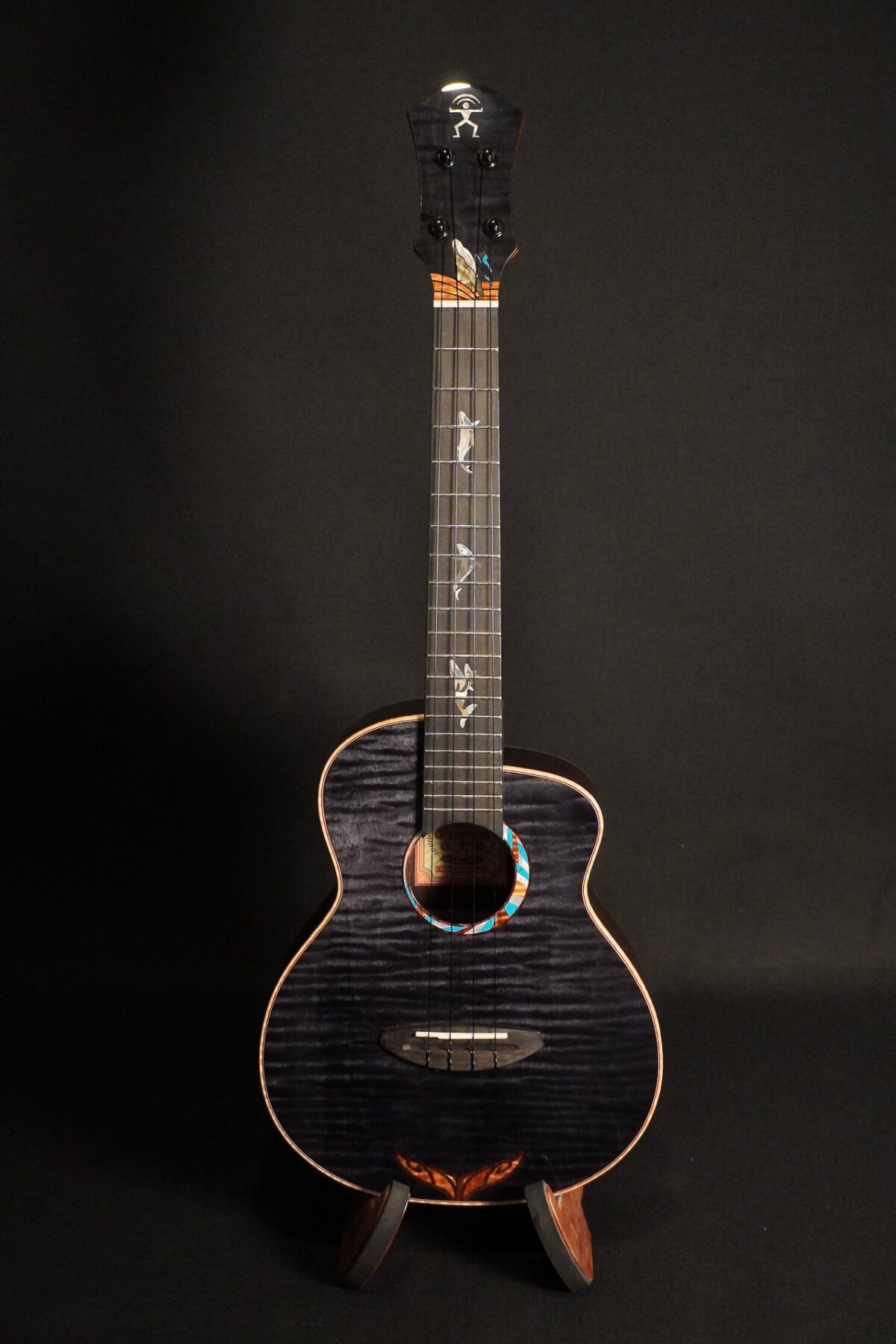 aNueNue Black Whale Tenor