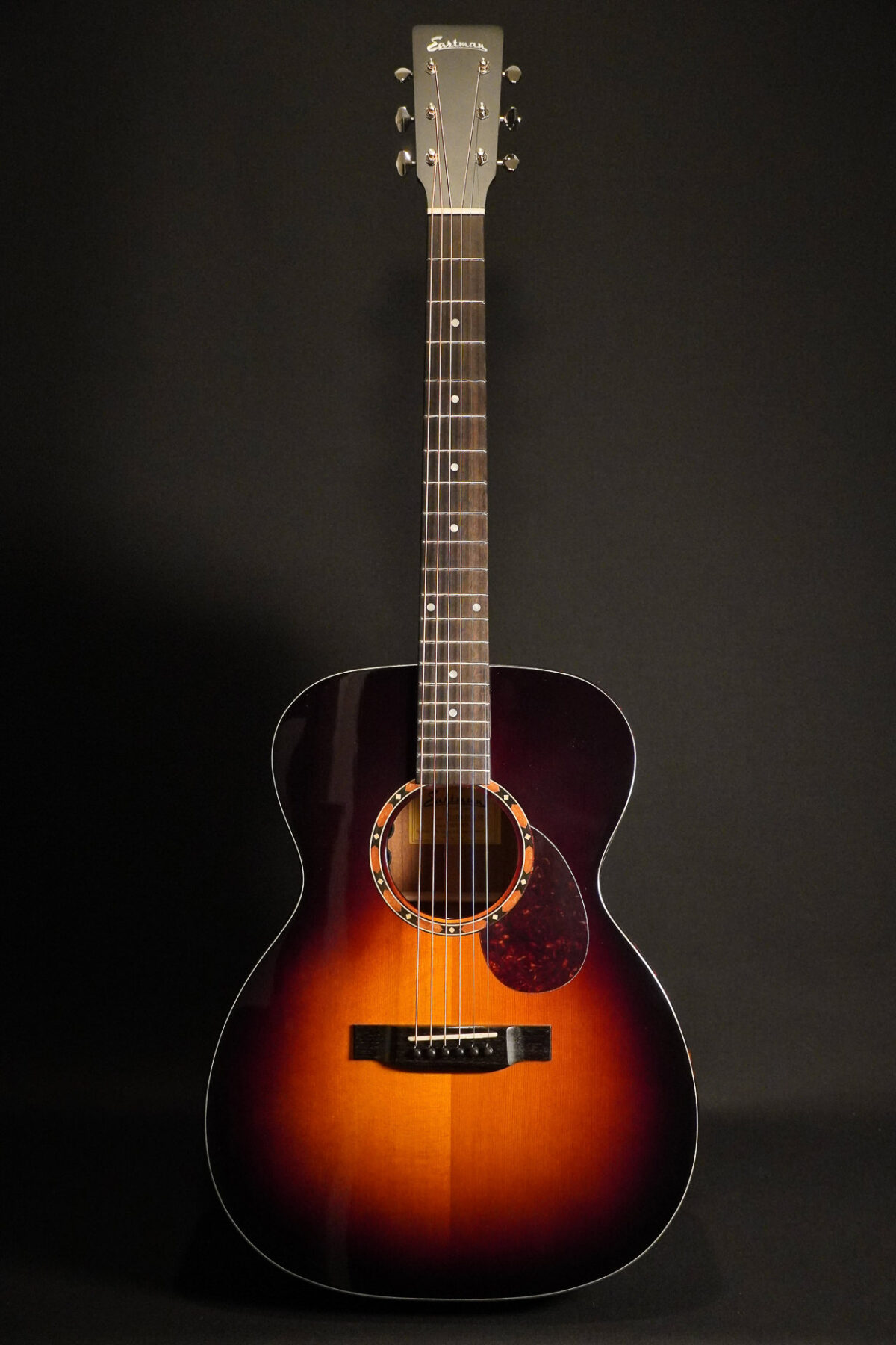 Eastman E2OM-DLX-SB