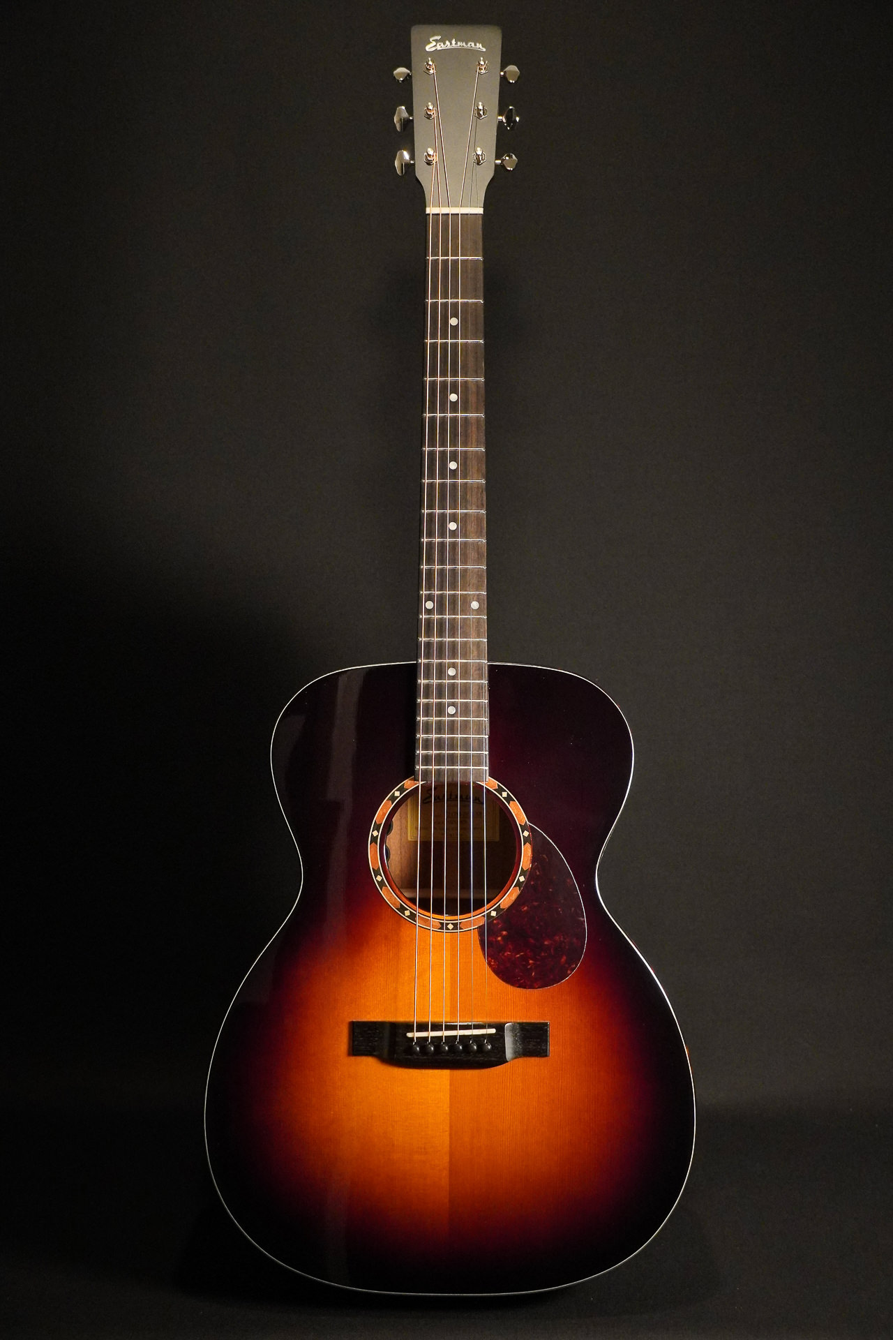Eastman E2OM-DLX-SB