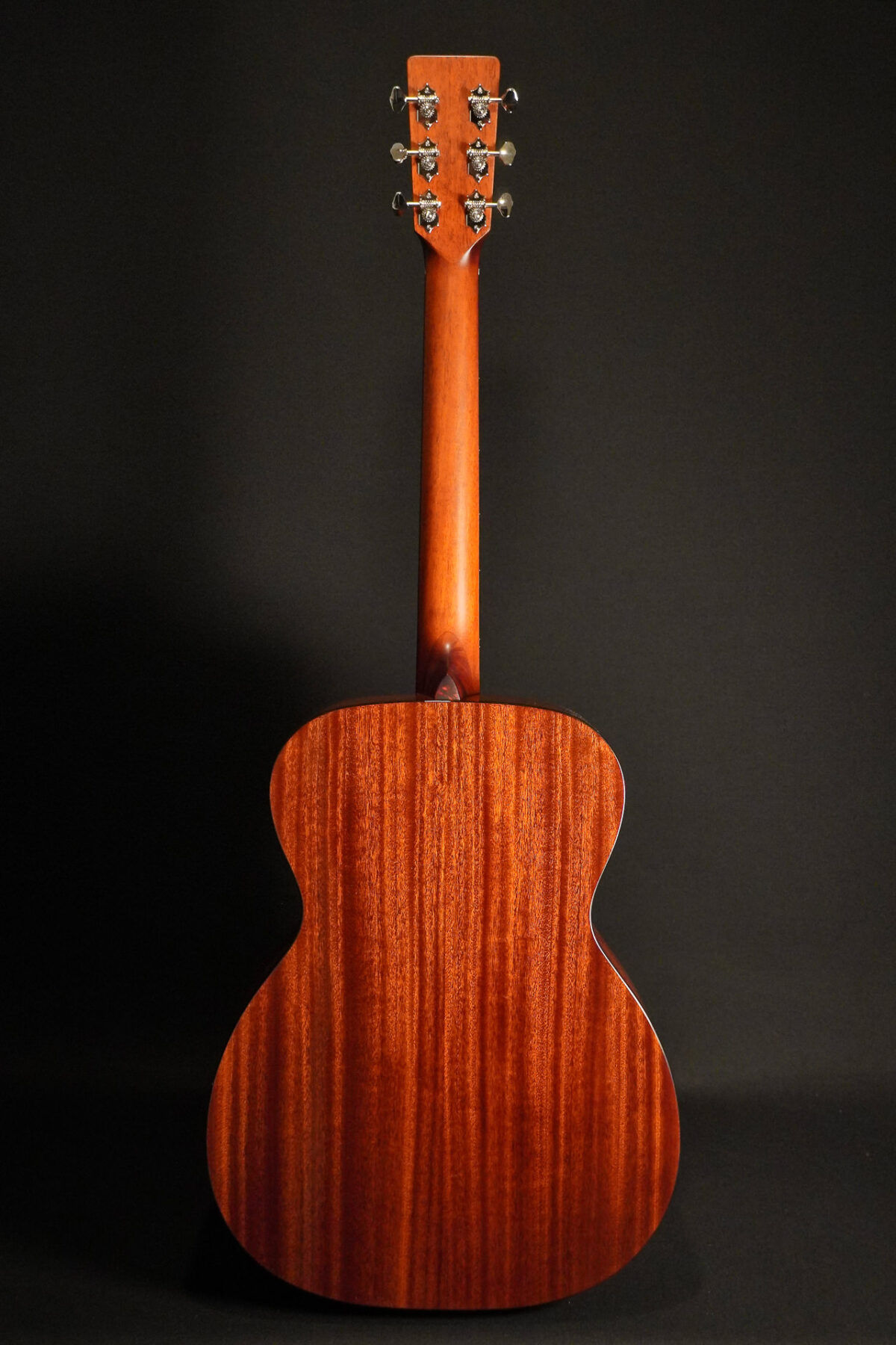 Alternative view of Eastman E2OM-DLX-SB