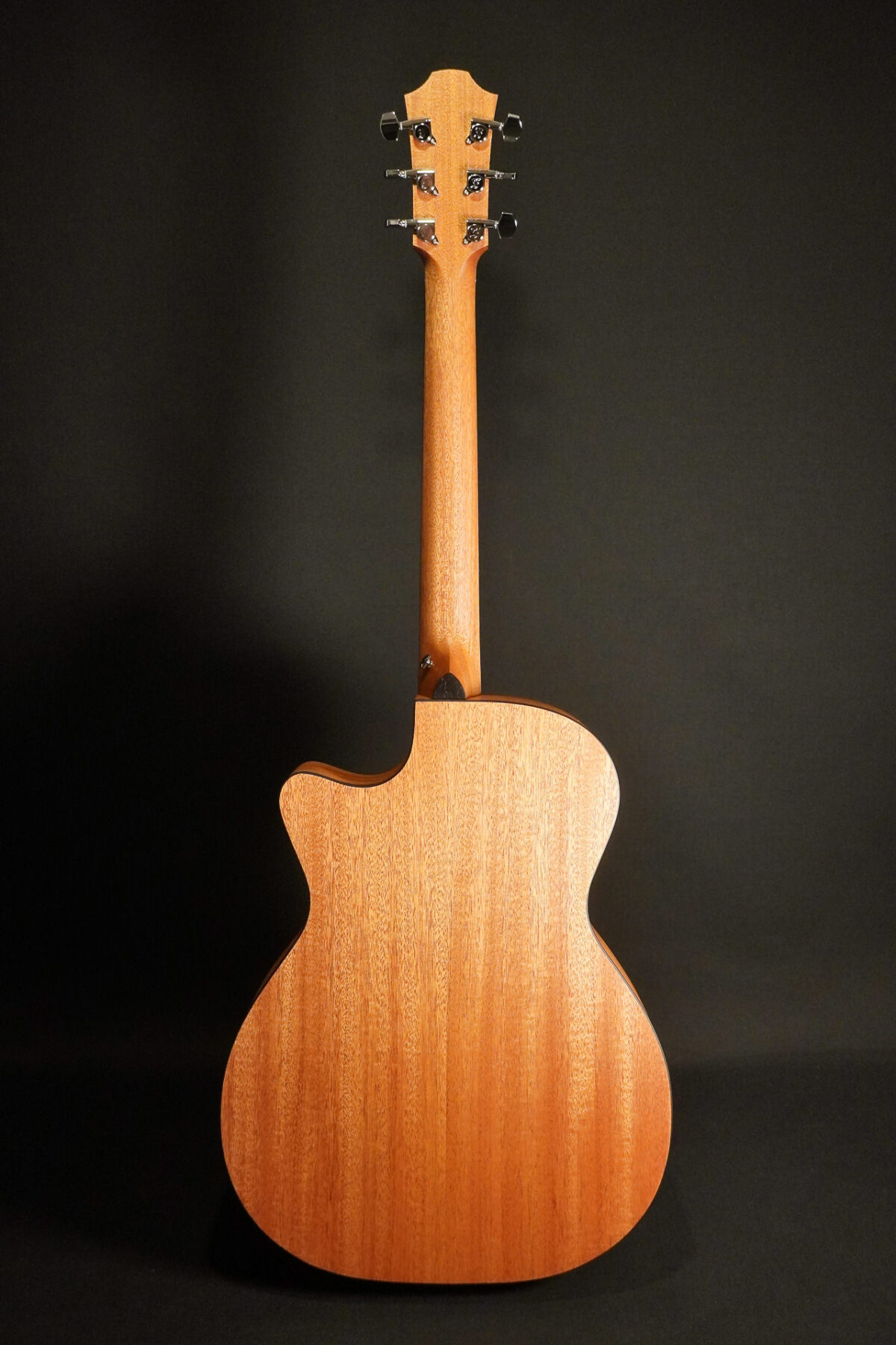 Alternative view of Furch Blue OMc-CMA/ L.R. Baggs EAS-VTC 2025