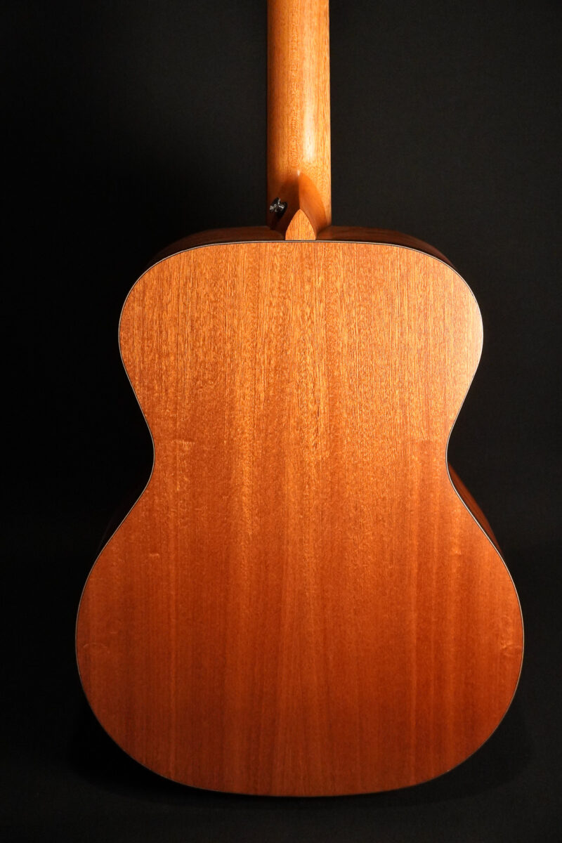 Tyrone Bronce OM Mahagoni Satin – Bild 5