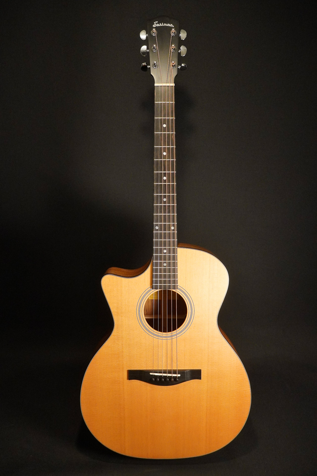 Eastman AC222LCE left-handed guitar