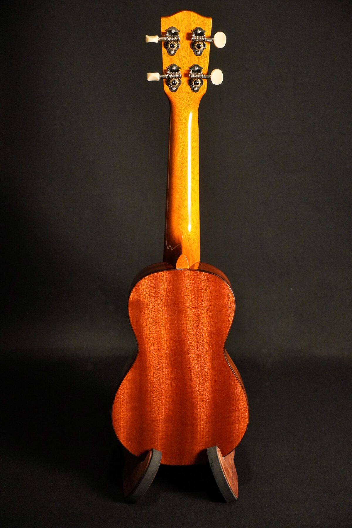 Alternative view of Ohana SK-35G Sorpan Ukulele