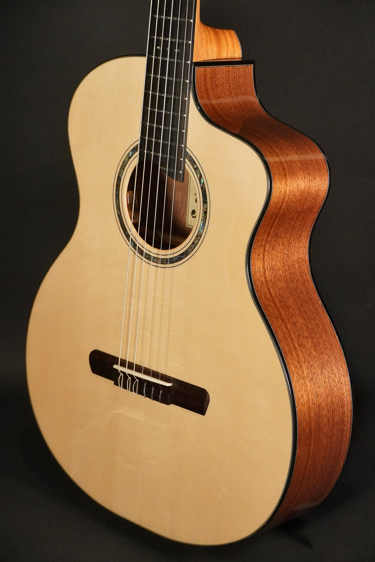 Dowina Spruce / Walnut HCE Nylon L.R.Baggs Lyric 2026 – Bild 17