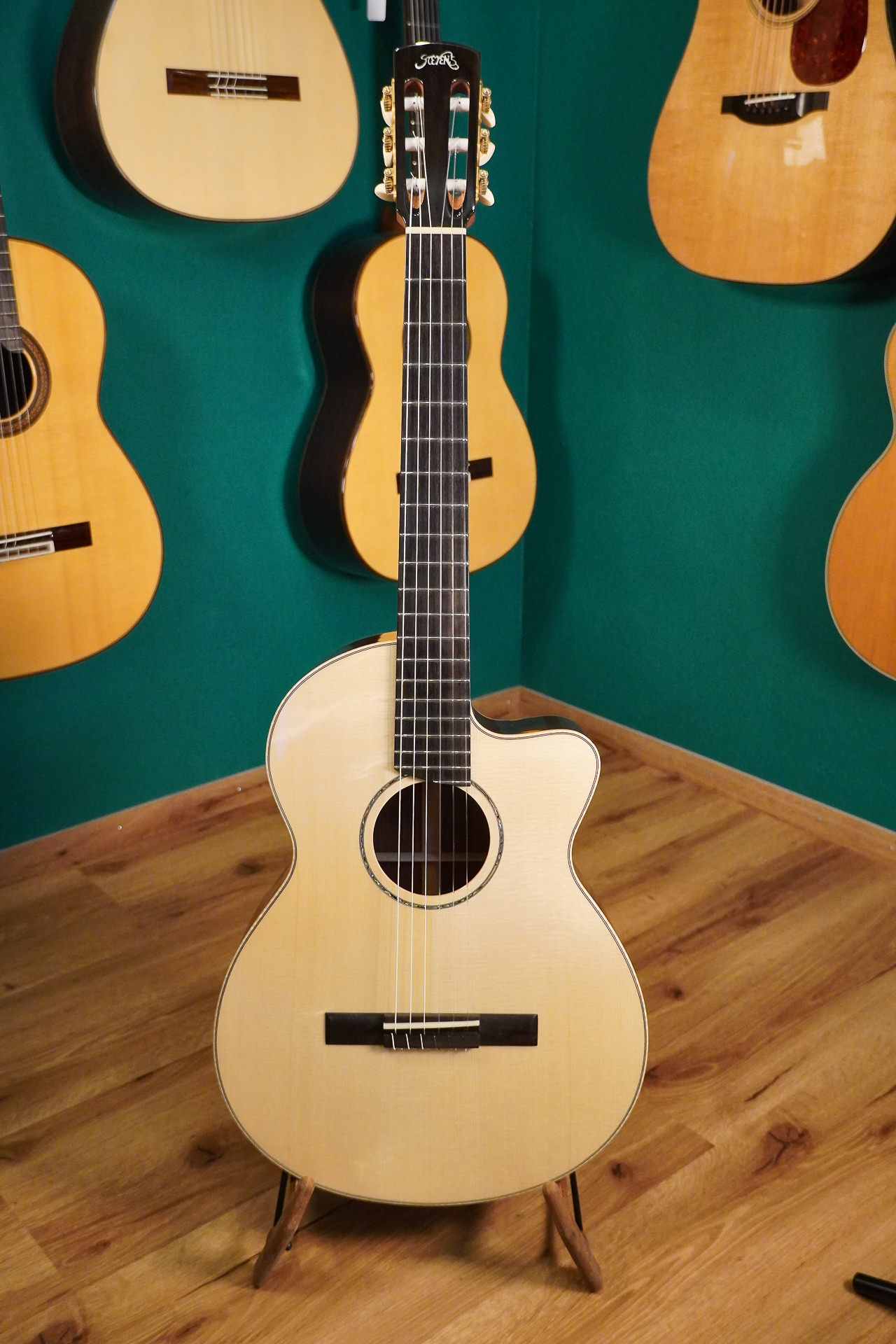 Stevens "La Cereza" Custom Nylon 2026