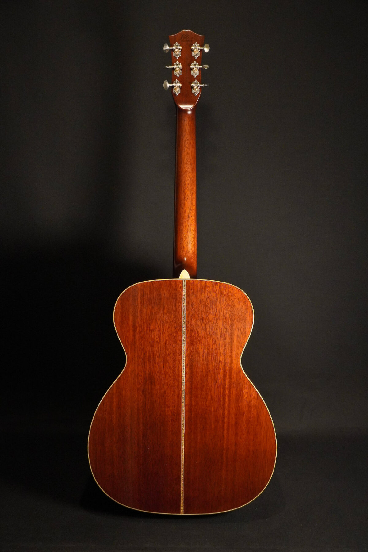 Alternative view of Larson - New Era Masterbuilt Grand OM Amber Top