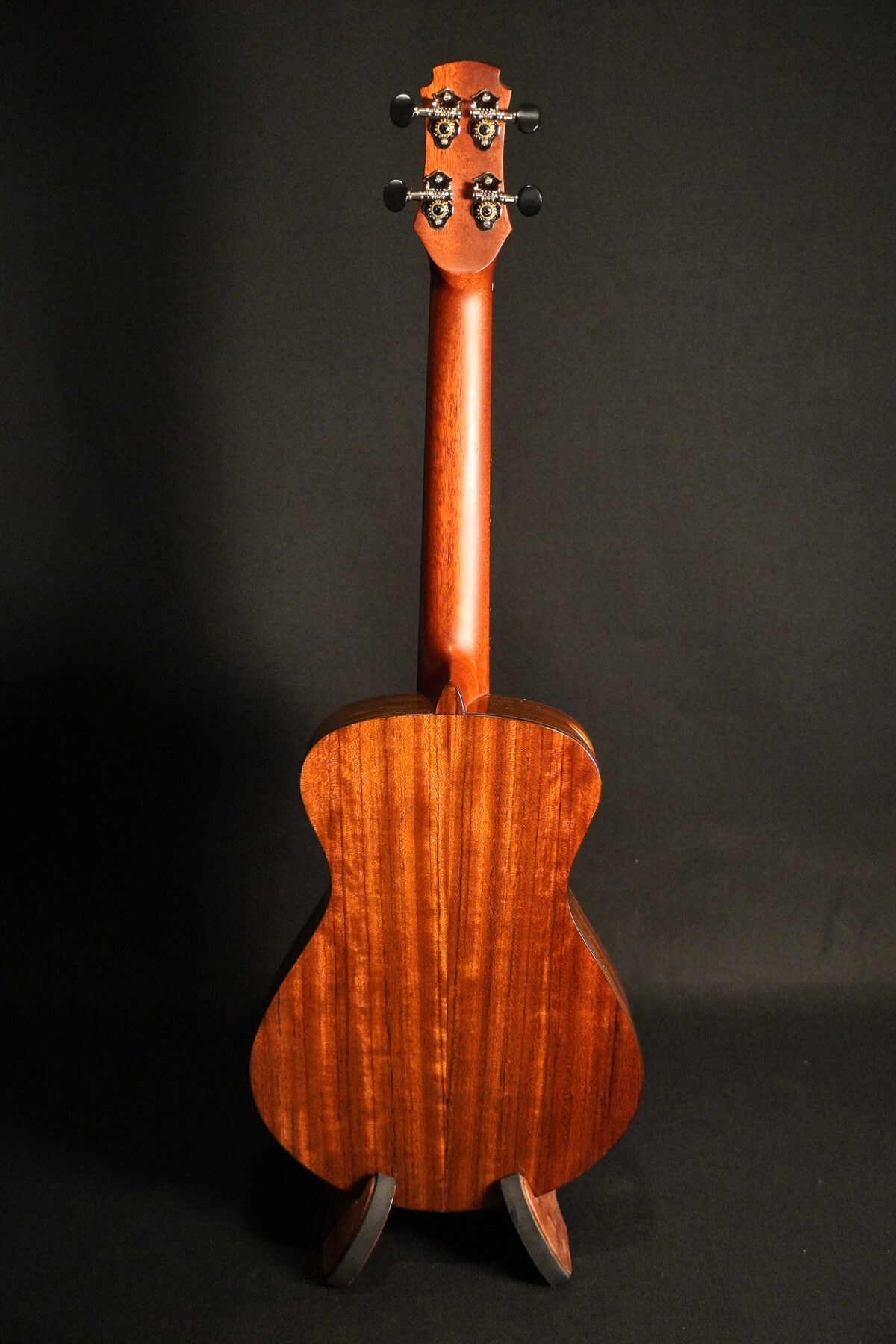 Alternative view of Maestro UT-OV SB G Tenorukulele