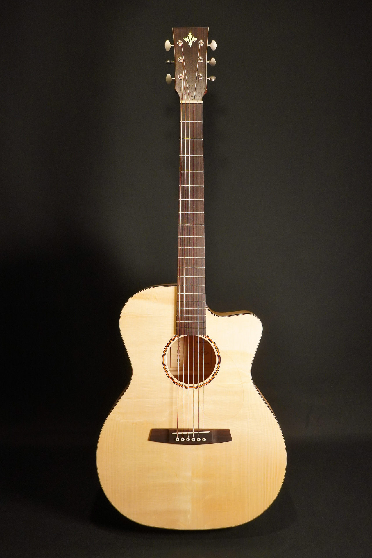 Tyrone Bronce OM Ash Cut