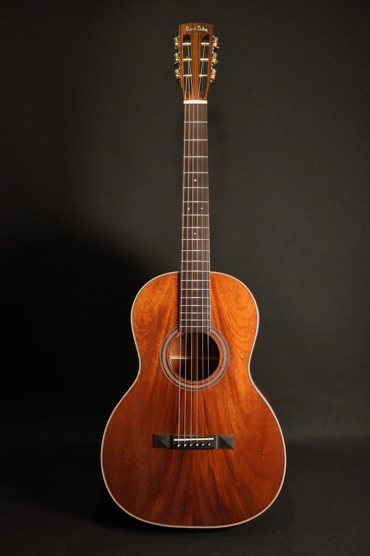 Huss & Dalton OO-SP 12-Fret Figured Sinker Mahagony