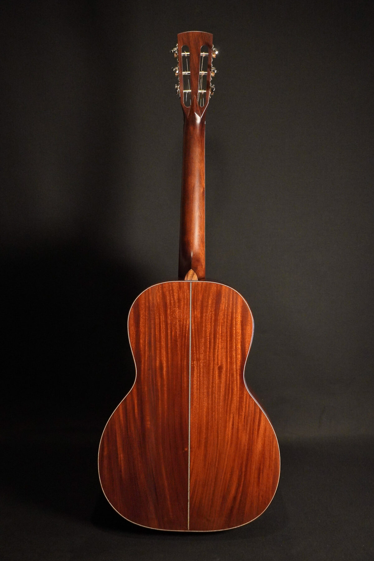 Alternative view of Huss & Dalton OO-SP 12-Fret Figured Sinker Mahagony