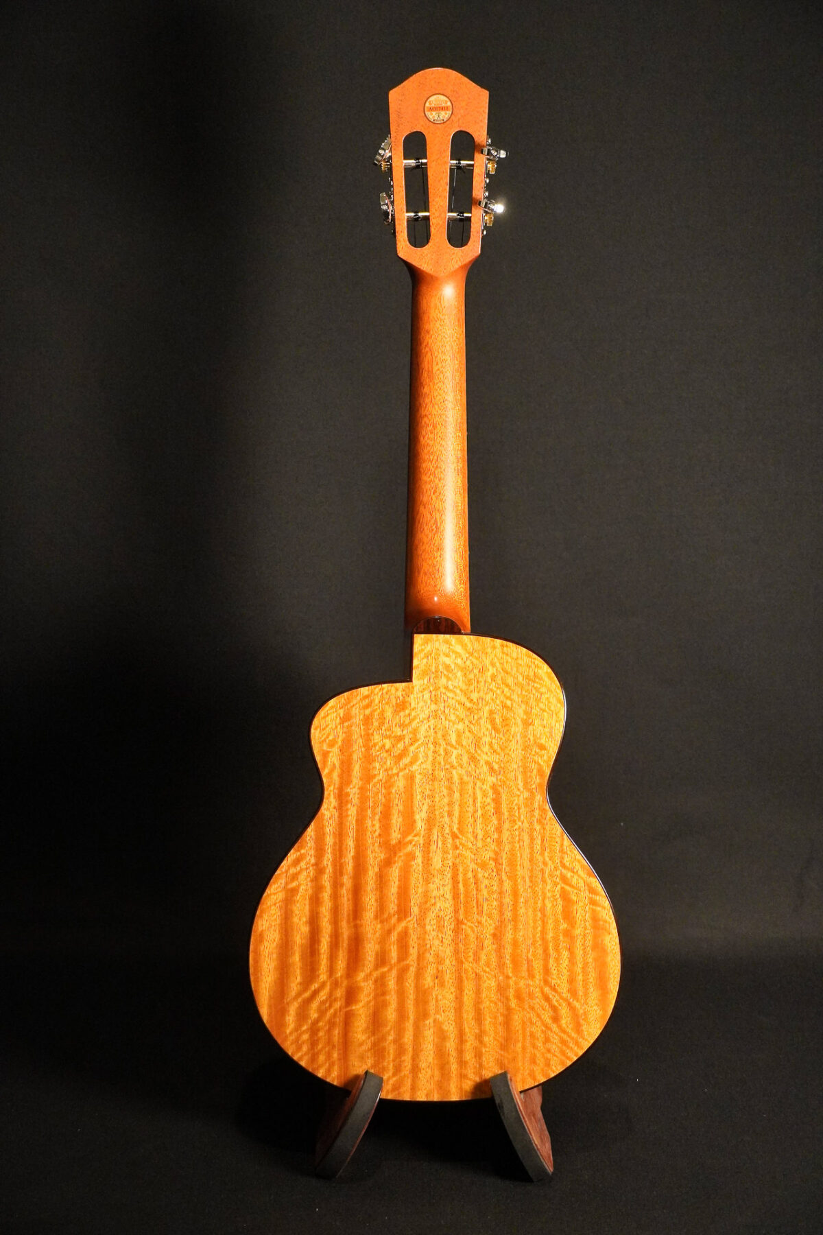 Alternative view of aNueNue UT166 Honey Sunburst Tenor